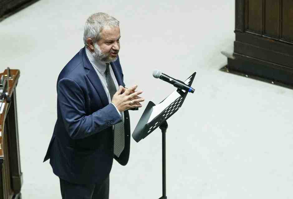 Parla Borghi (Lega): "L'Ucraina si accontenti del pareggio con Putin. Troppi ingrati con Salvini"