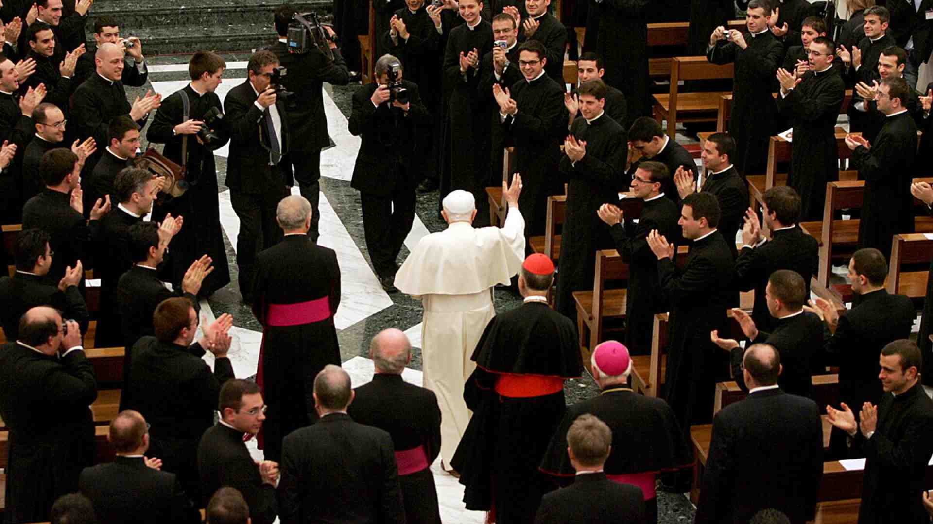 Dopo le parole del Papa si parla di tutto tranne che dei seminaristi seri ed eroici