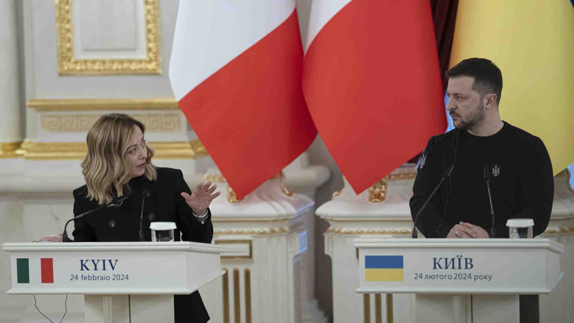 I passi indietro del governo su Kyiv