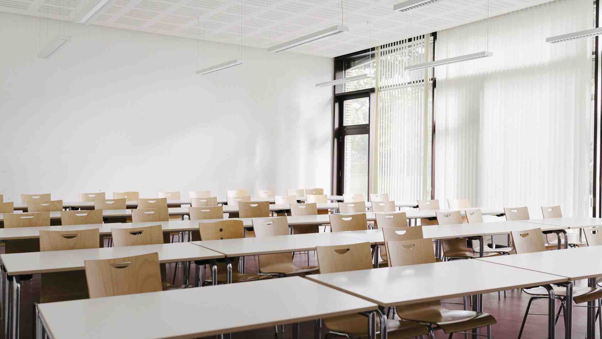 La scuola come servizio. Ripensare il ruolo dell'istituzione (e dell'istruzione)