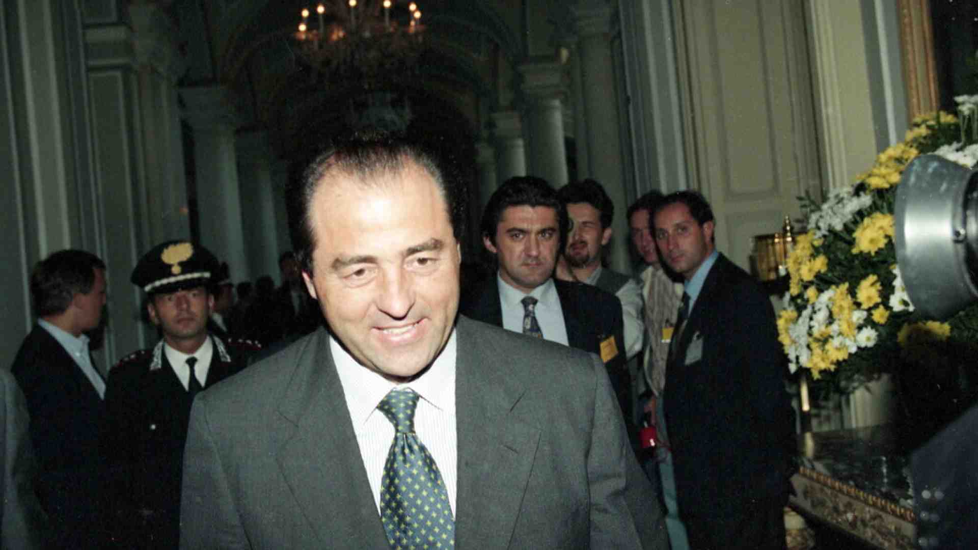 Il mondo quasi medio borghese mandato a ruzzolare