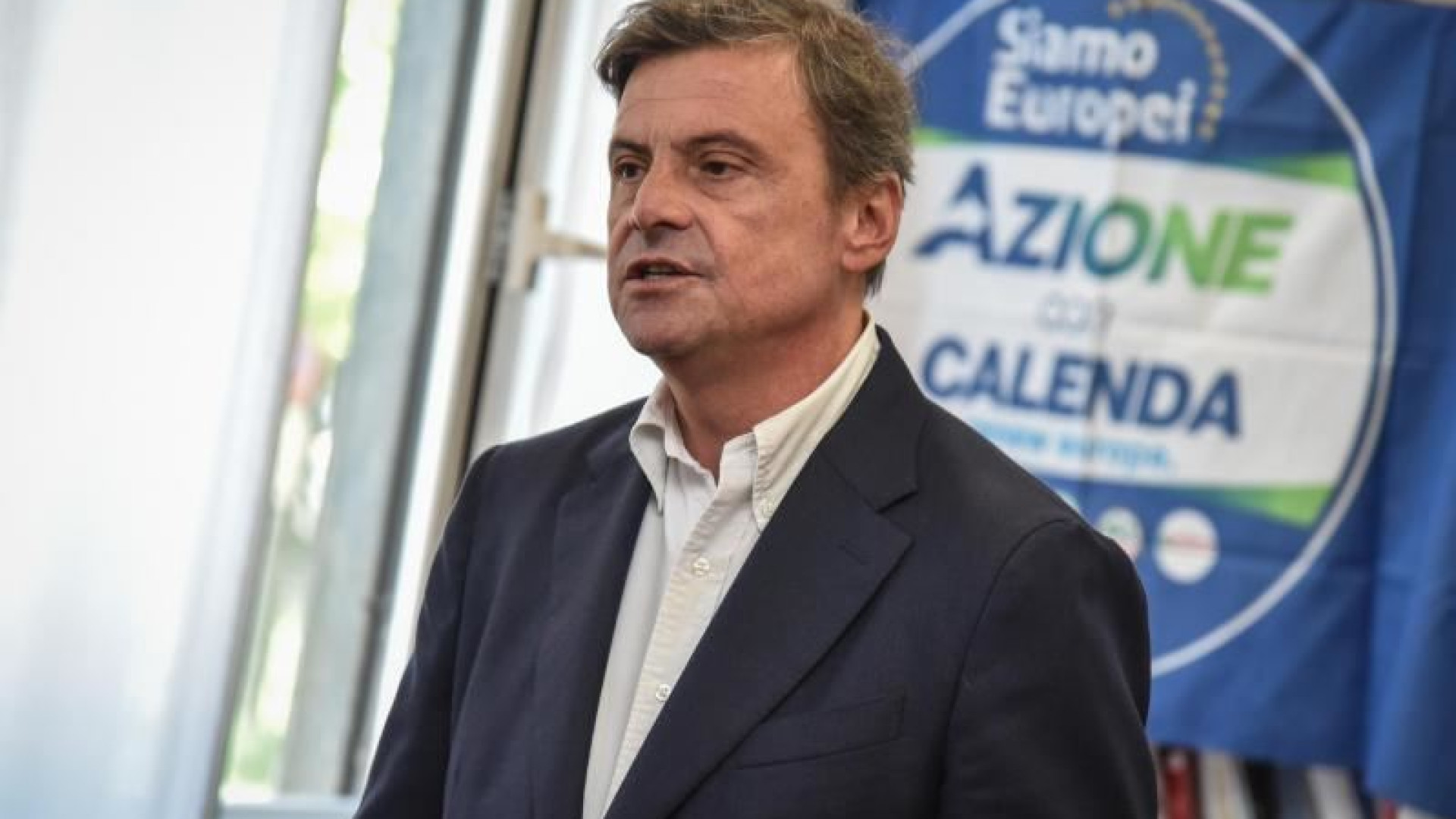 Calenda: «Meloni inadatta, spacca l'Italia. Aiuto a Kiev ma Macron sbaglia»