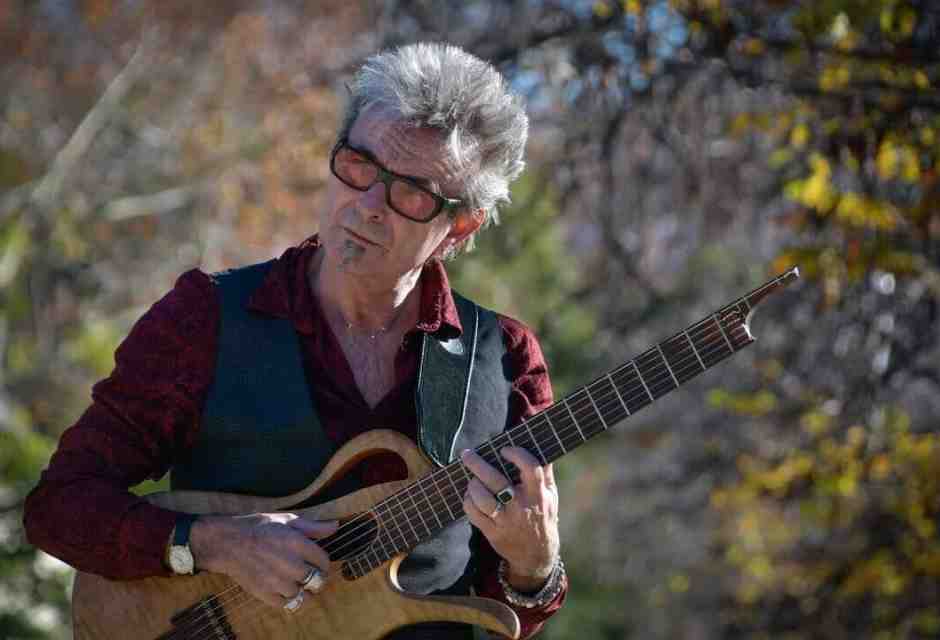 Mauro Di Domenico, il chitarrista giramondo che partì dal fischio di Morricone. Intervista