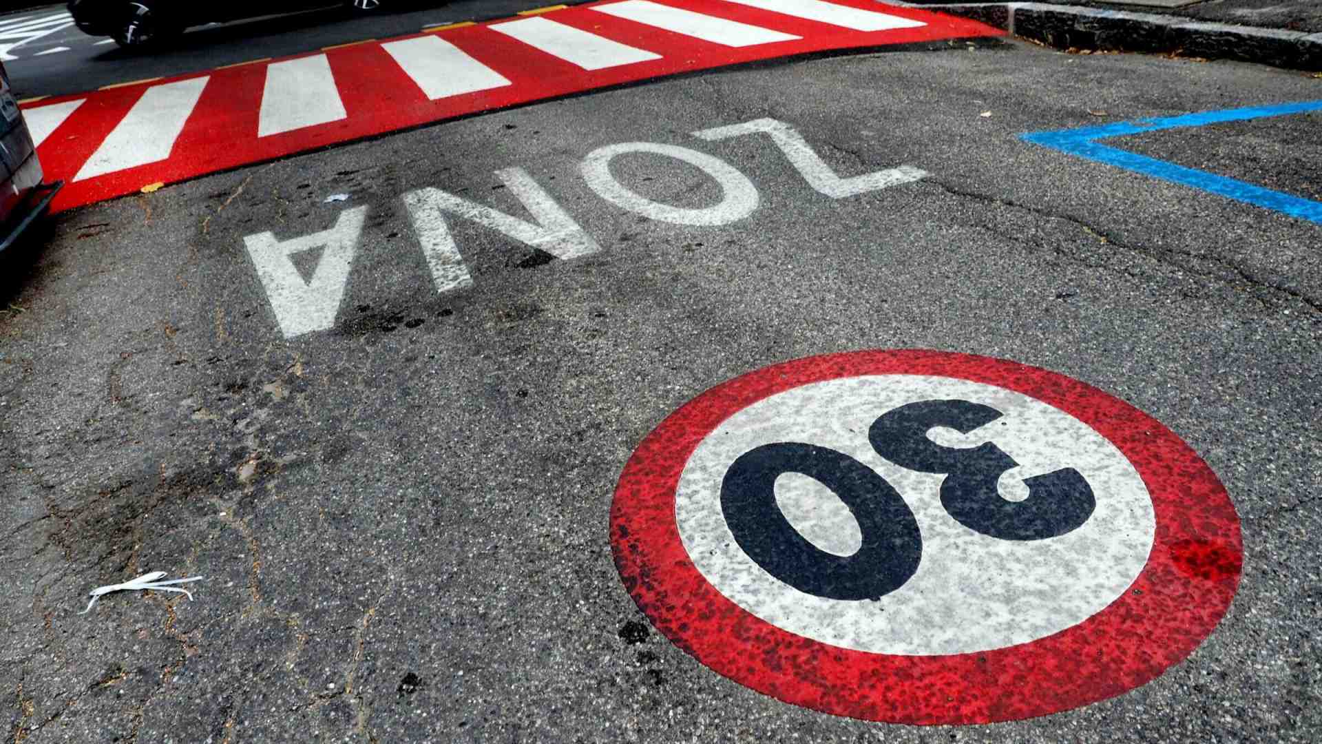 Su Bologna città 30 decideranno i cittadini: via libera al Referendum