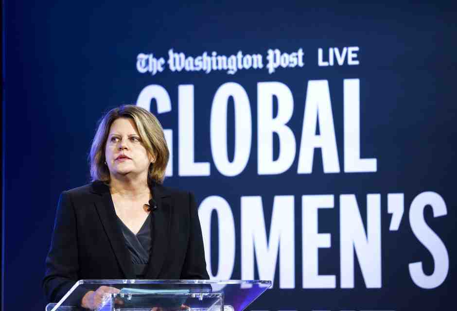 Il Washington Post nei guai perde anche la sua direttrice superstar Sally  Buzbee