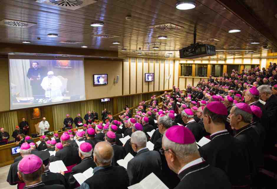 La ritrovata loquacità dei vescovi finisce per esaltare chi voleva punire la Chiesa