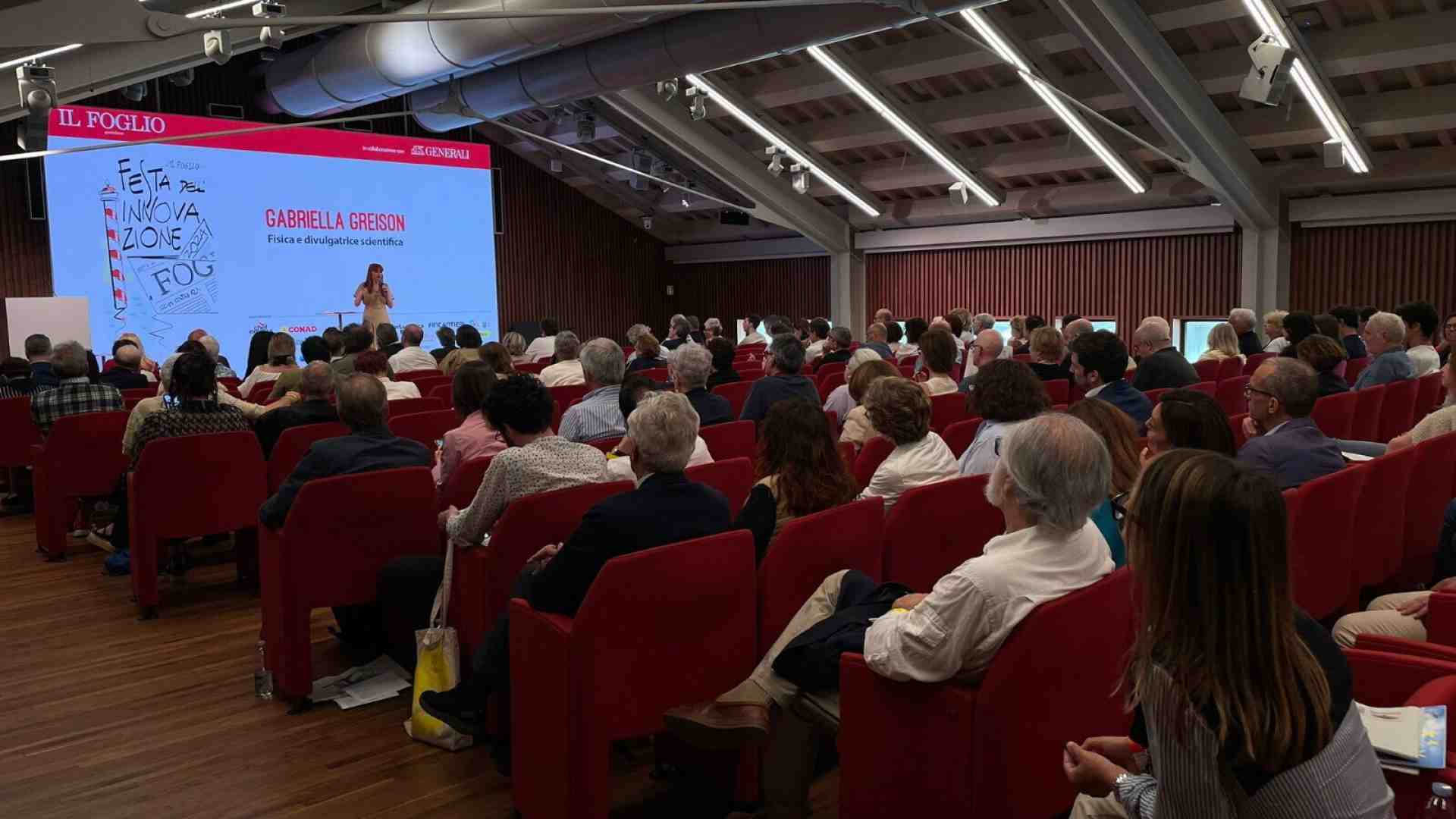 Gabriella Greison racconta la meccanica quantistica: "Una teoria dell'amore a distanza"