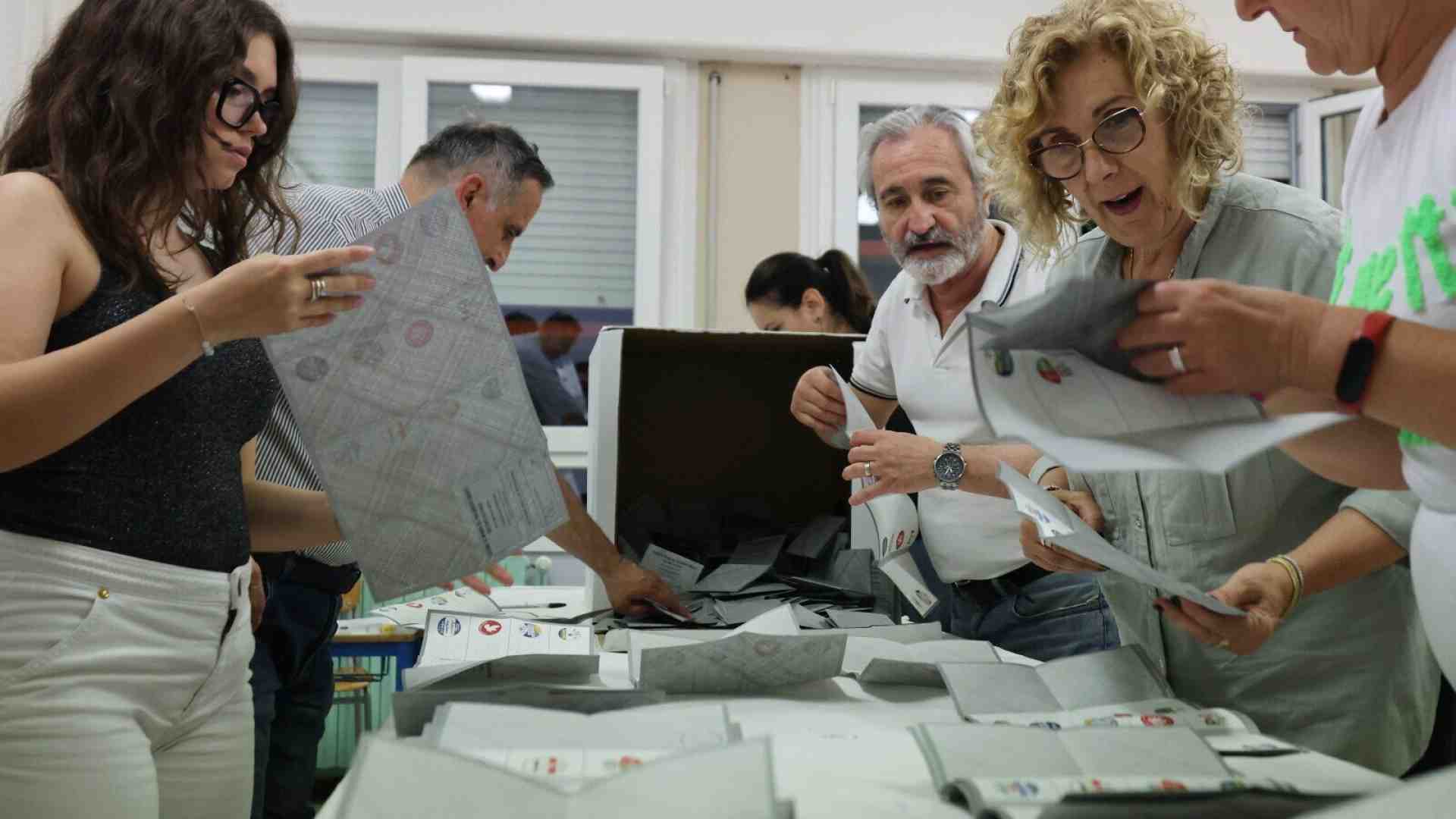 Regionali e comunali: in Piemonte resta Cirio, a Bari Leccese sfiora il 50 per cento, ballottaggio a Firenze