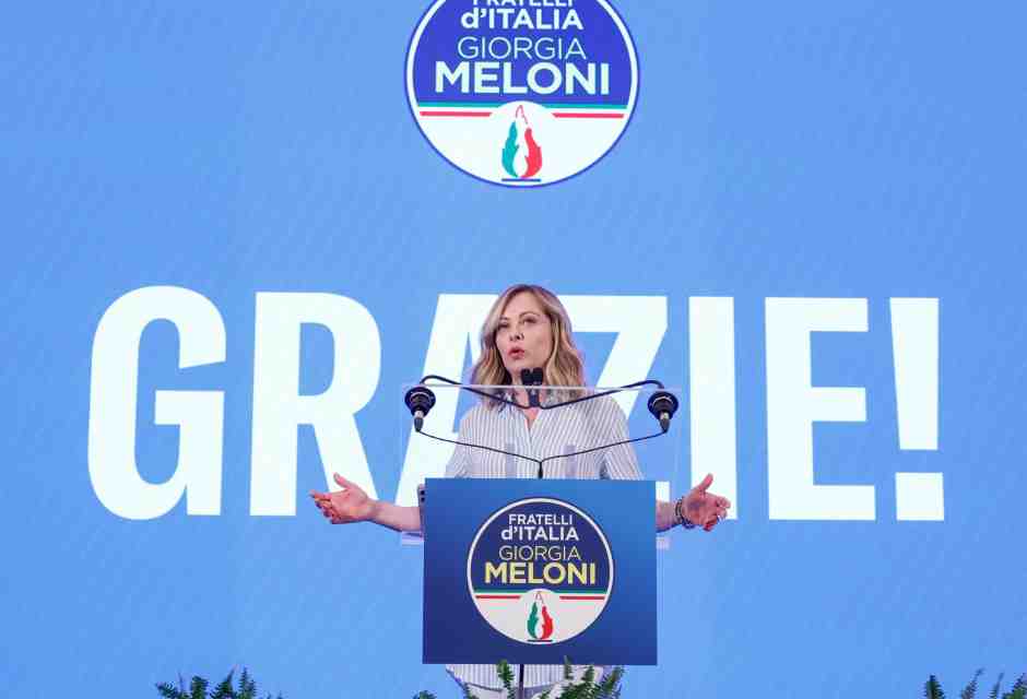 Per Meloni il cielo è sempre più blu: "Pronta a cogliere il segnale degli elettori"
