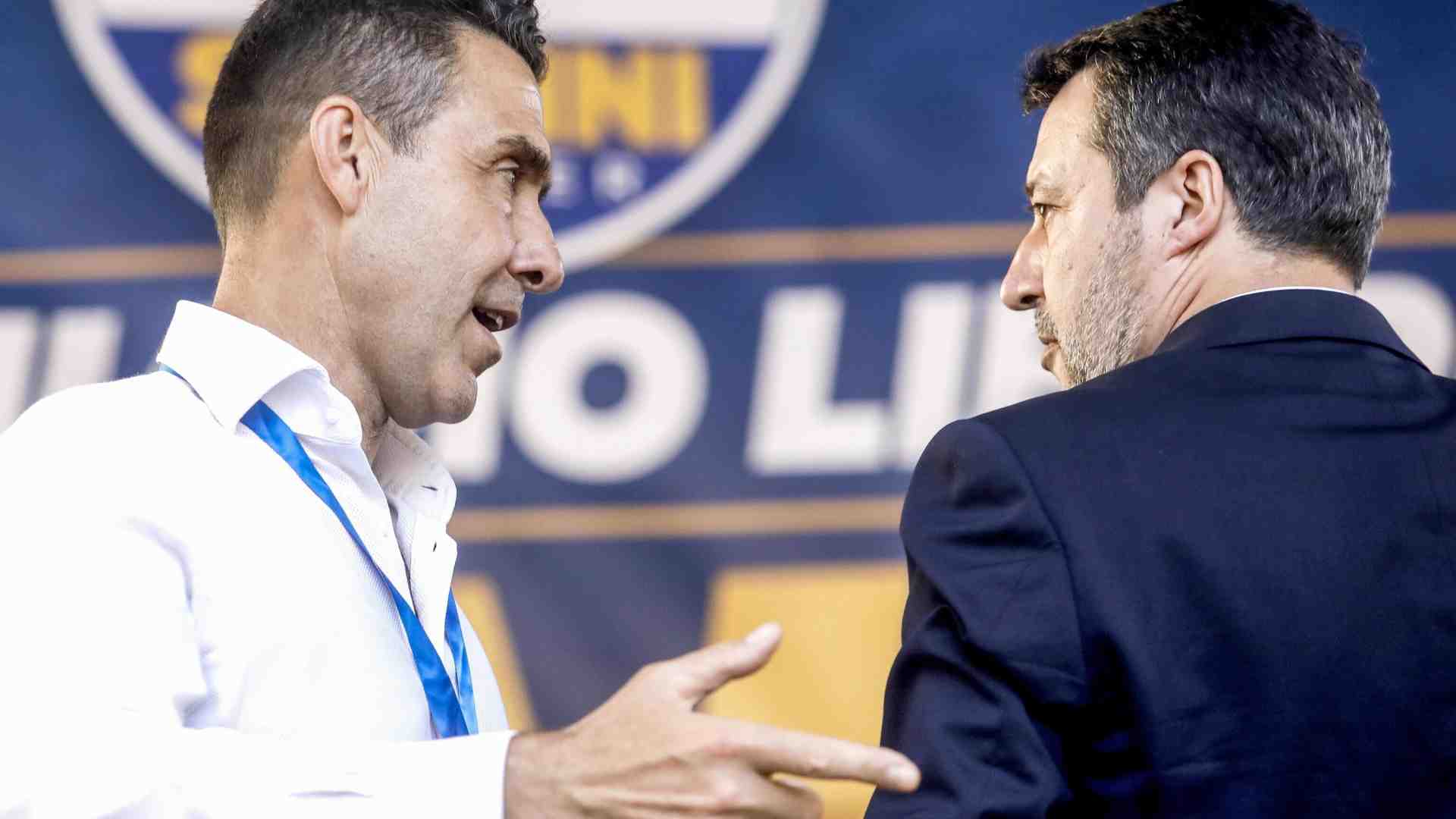 Salvini perde a Pontida ma si salva grazie a Vannacci: "La vecchia Lega è superata"