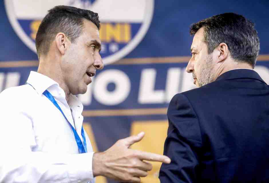 Salvini perde a Pontida ma si salva grazie a Vannacci: "La vecchia Lega è superata"