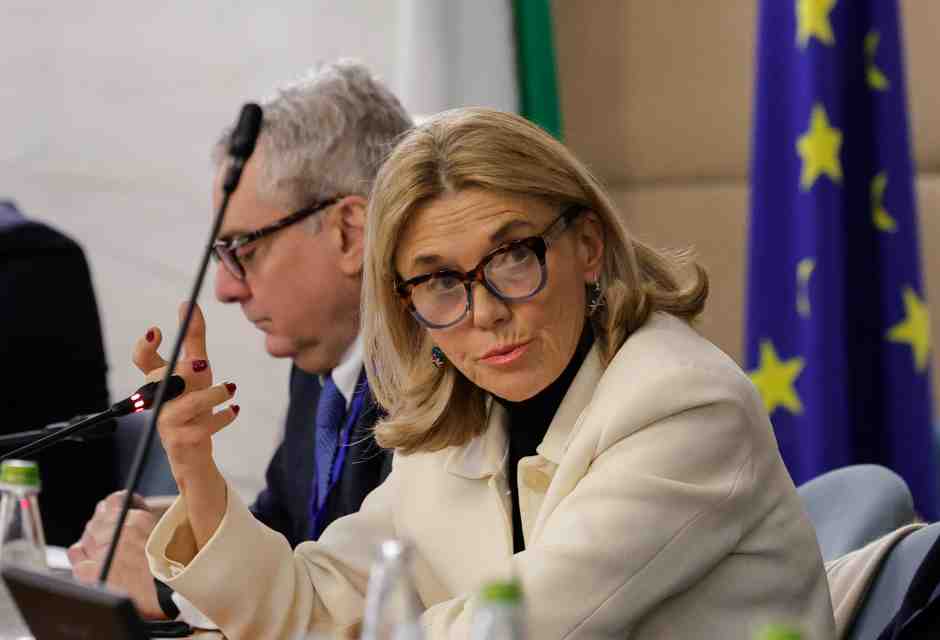 Le frecce di Lady G7: chi è Elisabetta Belloni, "sherpa" di Giorgia Meloni