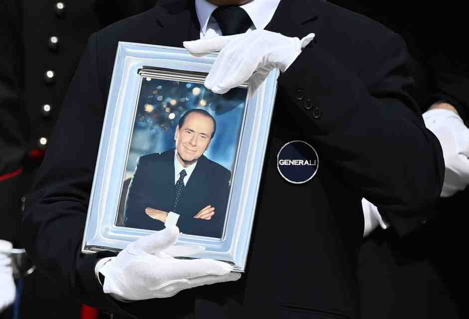 Pronostico rispettato: ha preso più voti il Cav. da morto che Salvini da vivo