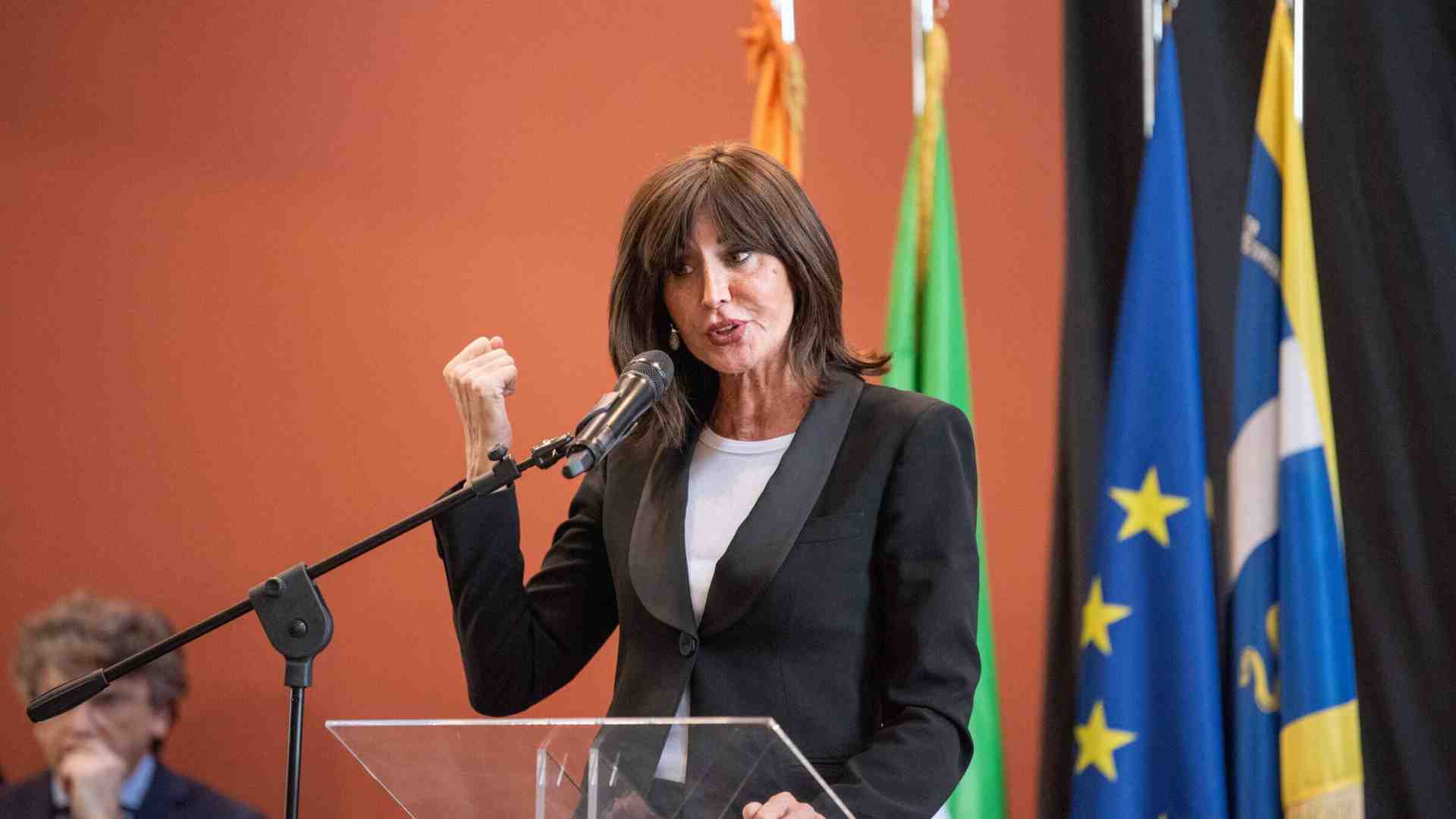 "Le università siano luoghi di dialogo e confronto". Bernini risponde ai docenti