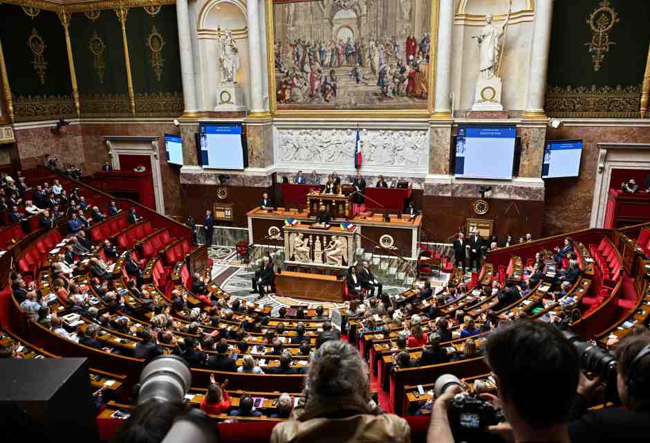 La Francia alla conta. Ma il fronte popolare della gauche si forma a fatica