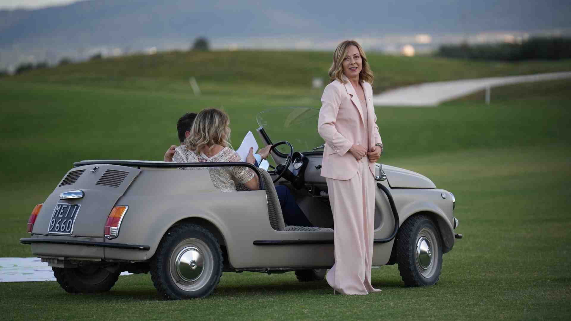 Il G7 della finta masseria e dal palato scialbo, senza vera Puglia in tavola