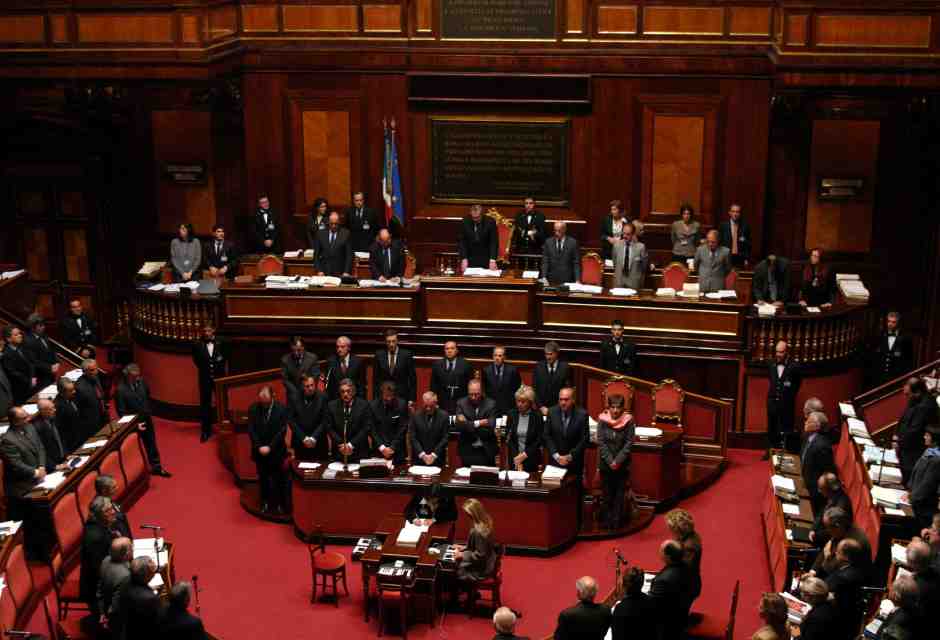 Al governo serve con urgenza sostenere le riforme non solo a spintoni ma anche con argomenti