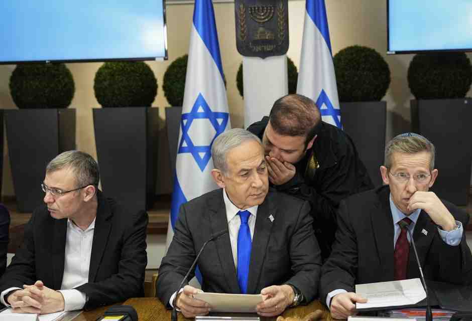 Netanyahu chiude la “War Room”, lo scontro con l’esercito e il ruolo dei civili a Gaza