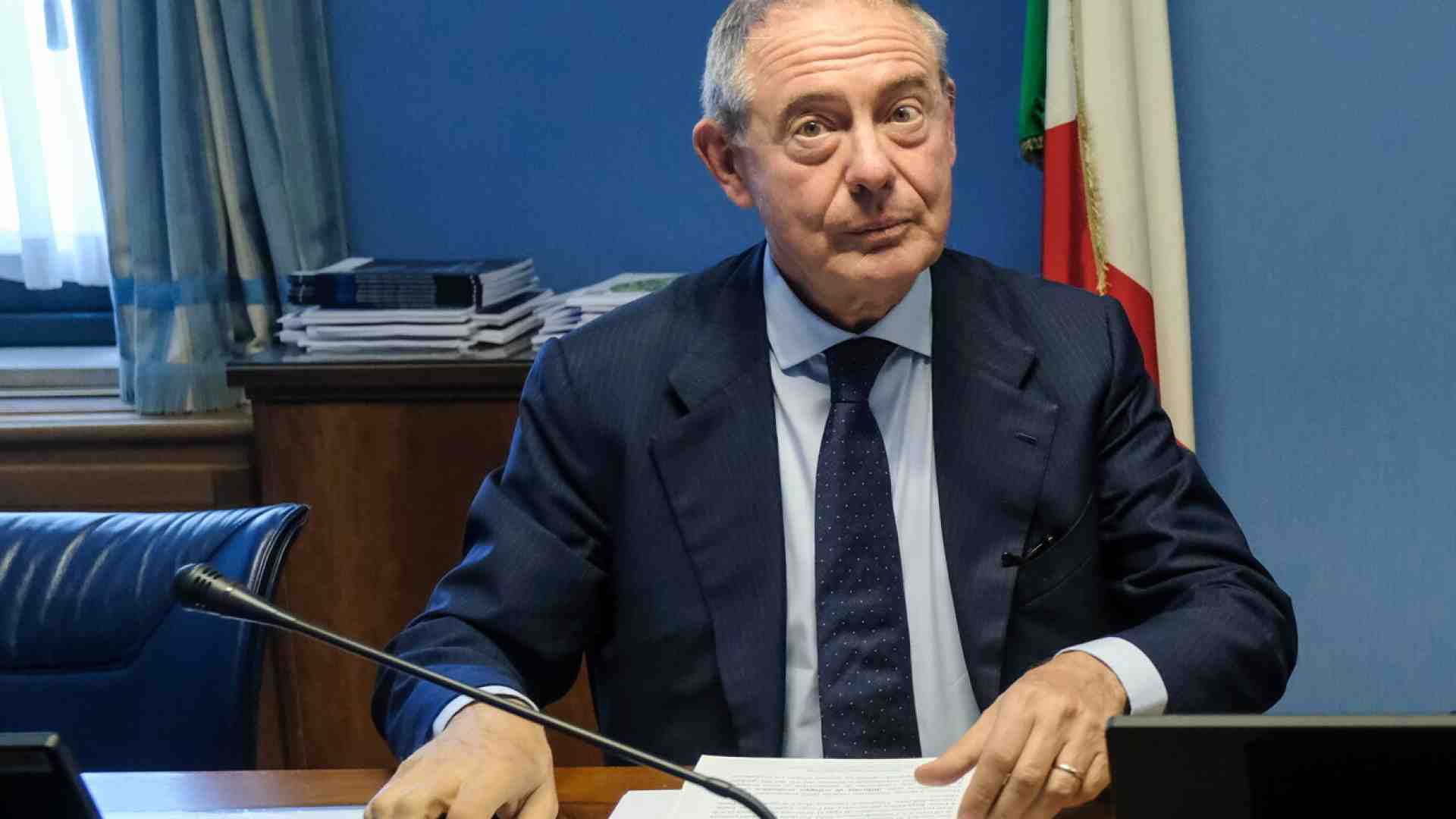 Chiamatelo pure Adolfo Urss. Prima la farsa e poi la tragedia