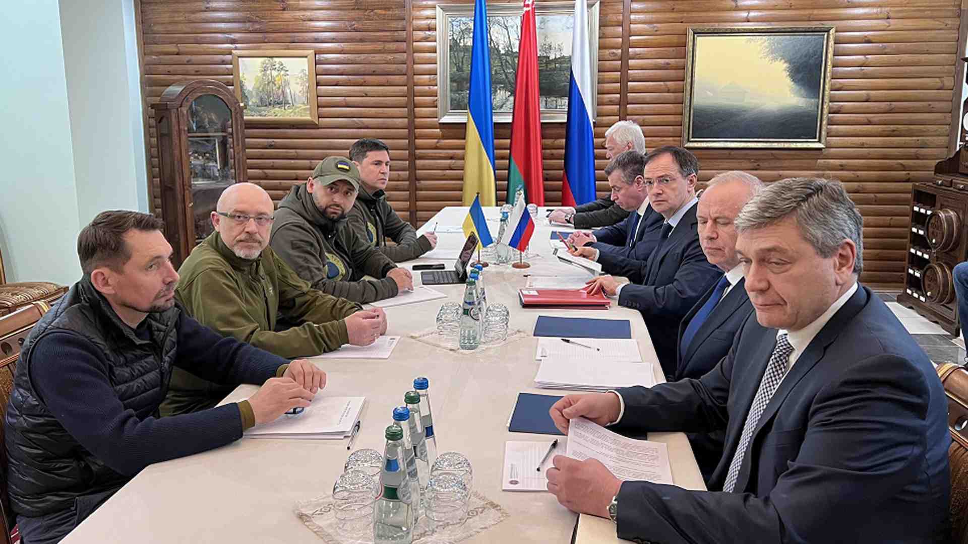 La ricostruzione più in voga dei negoziati tra Ucraina e Russia del 2022 è inventata