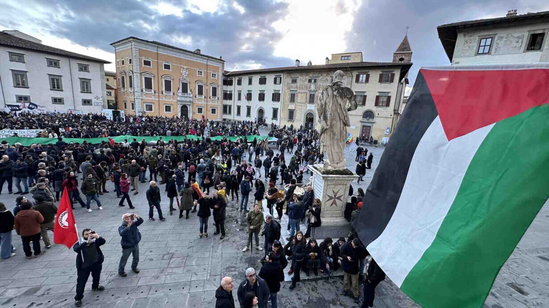 L’Università di Pisa resiste ai pro Pal. Il rettore: “Nessun cedimento alle violenze”