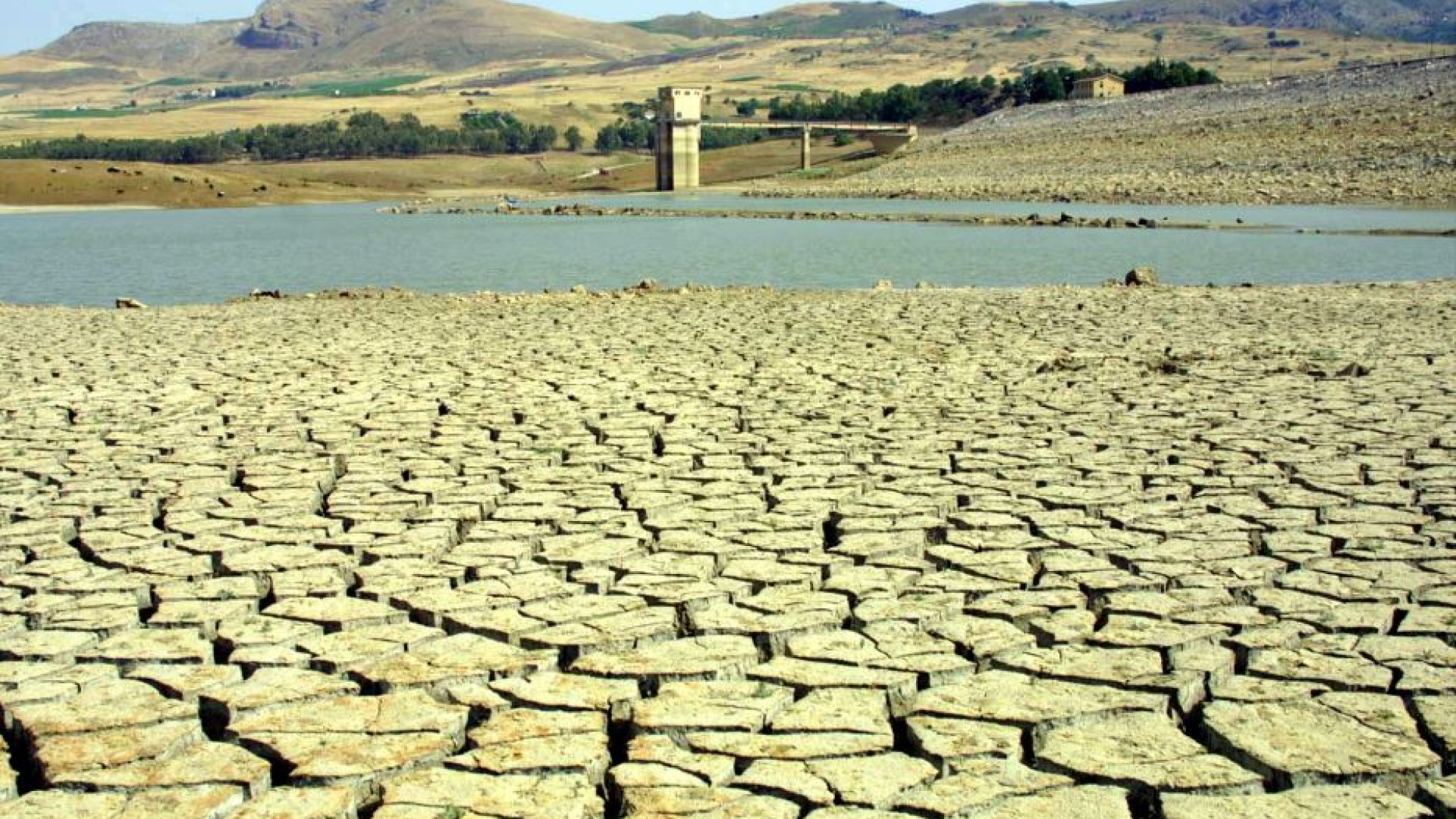 La Sicilia rischia di diventare un deserto: non c'è più acqua
