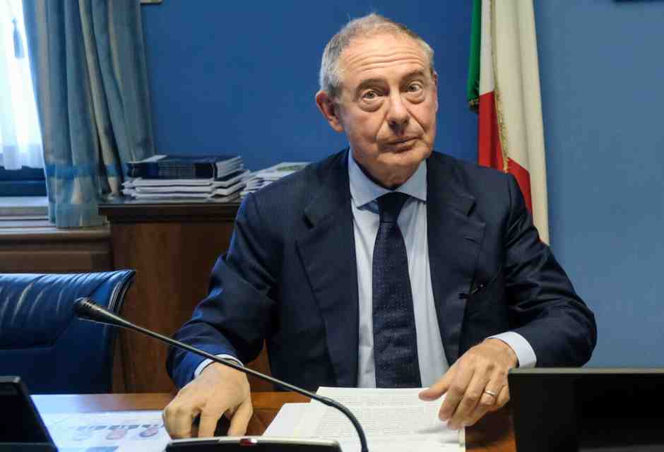 Chiamatelo pure Adolfo Urss. Prima la farsa e poi la tragedia