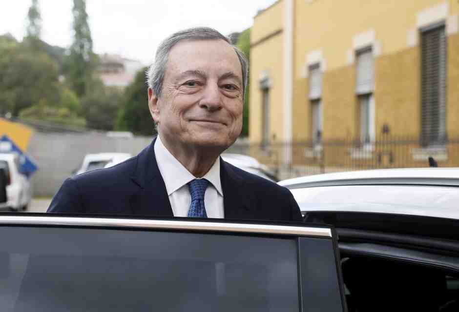 Troppo Draghi, fuori dalle grande nomine europee, si dedica alla conferenze. Ancora riserva dello stato