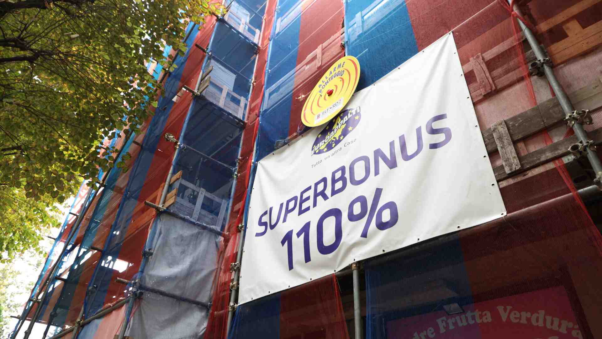 Il Superbuco da 100 miliardi e le altre cifre del disastro Superbonus