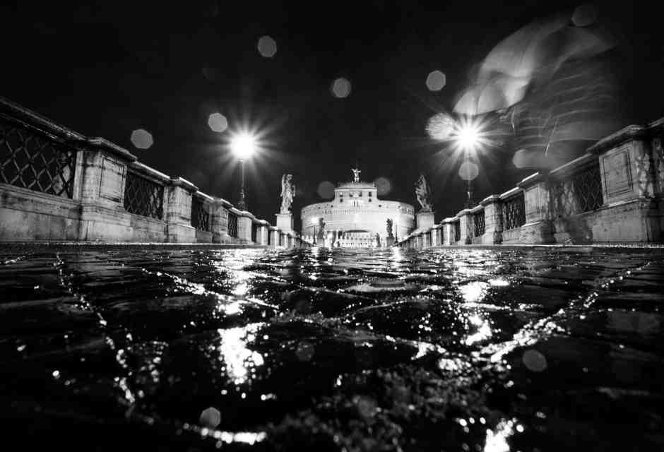 La città e la solitudine. Abbandoni, suicidi e disperazione