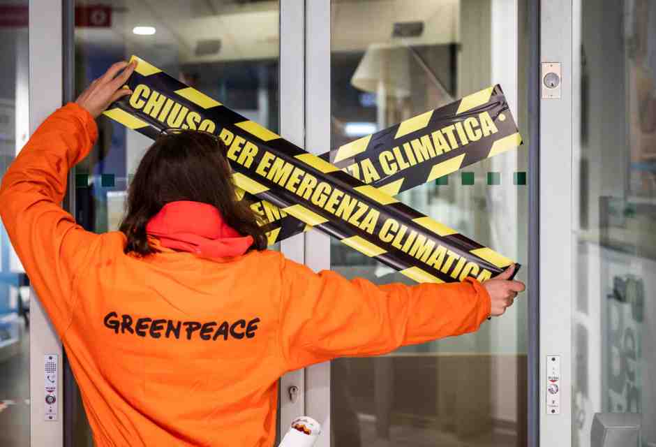 Greenpeace e ReCommon ricorrono contro se stessi nella causa contro Eni