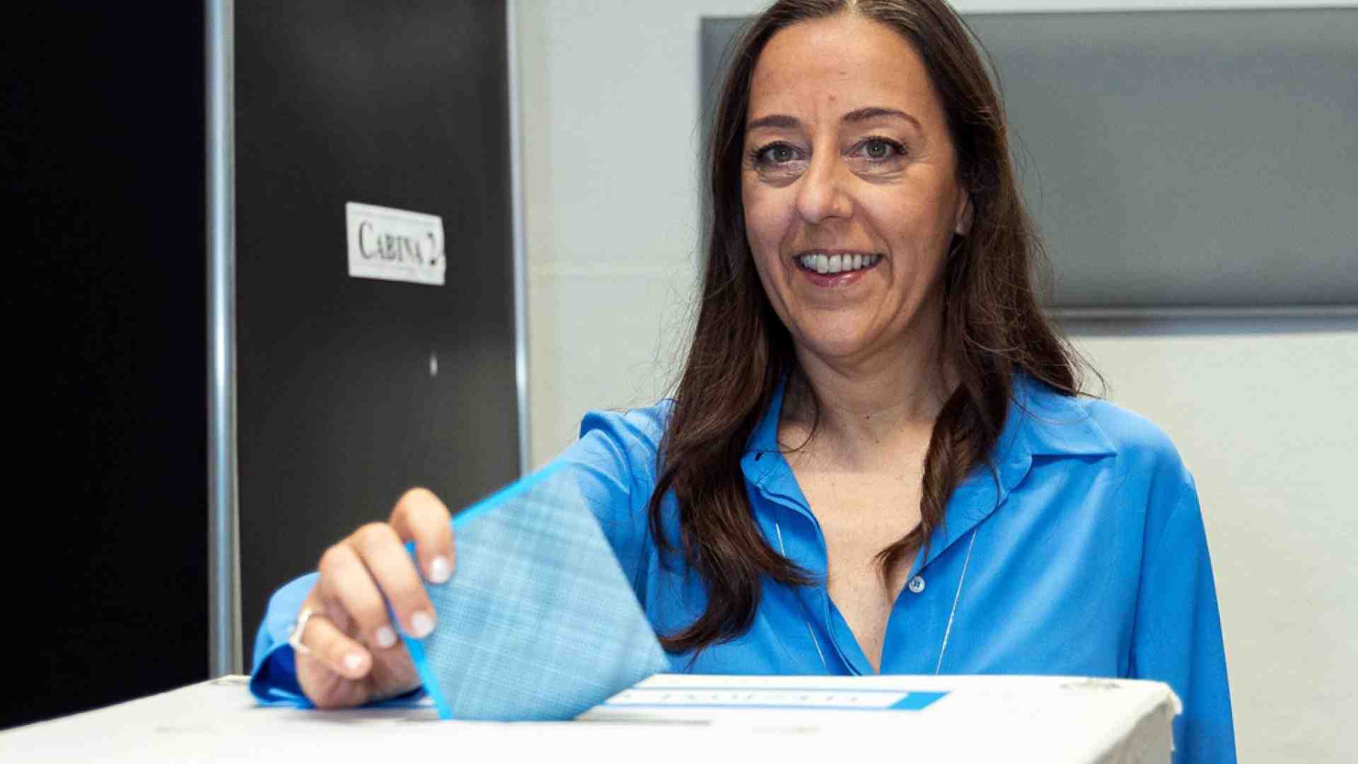 A Firenze vince la dem Funaro, Schmidt e la destra sprofondano. E Renzi chi se lo ricorda più?