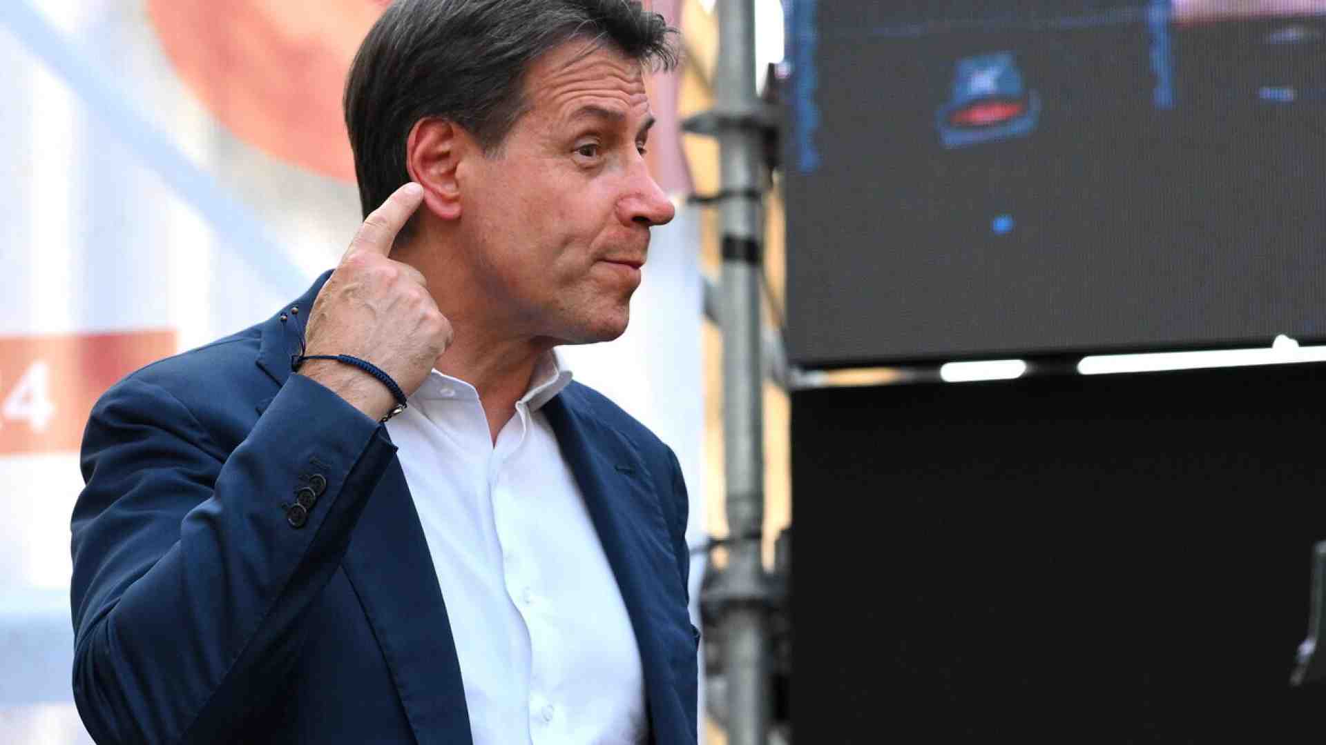 La nemesi di Conte. “Fa il radicale ma non è credibile come leader antisistema”. Parlano Gigliuto e Panarari