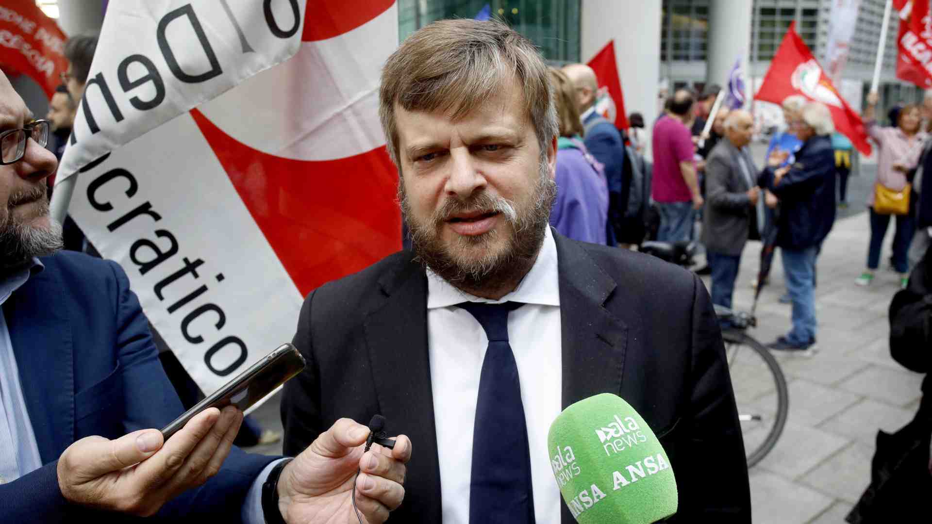 Majorino (Pd): “Non sono d’accordo con Salis: occupare è sbagliato. Ma il problema sono le case vuote”