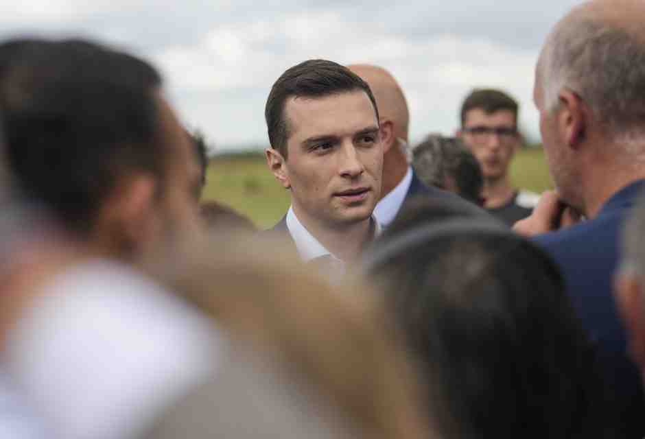 La strategia “pigliatutto” nel manifesto di Bardella