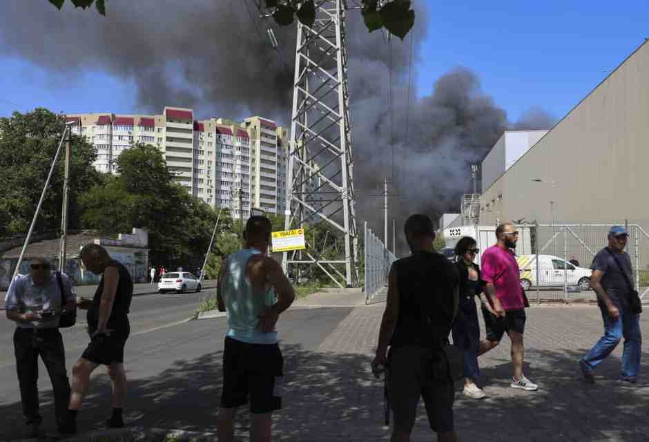 Luoghi e volti di Odessa, inseguendo la nuvola nera dopo l’ultimo attacco
