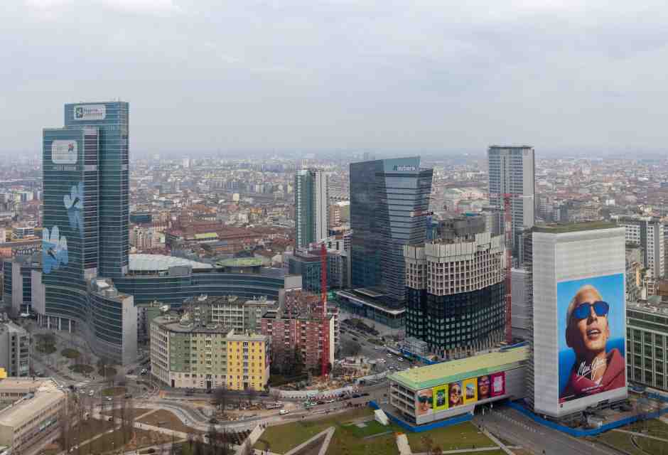 Decreti, procura, costruttori e  assessori. La vera guerra della casa a Milano