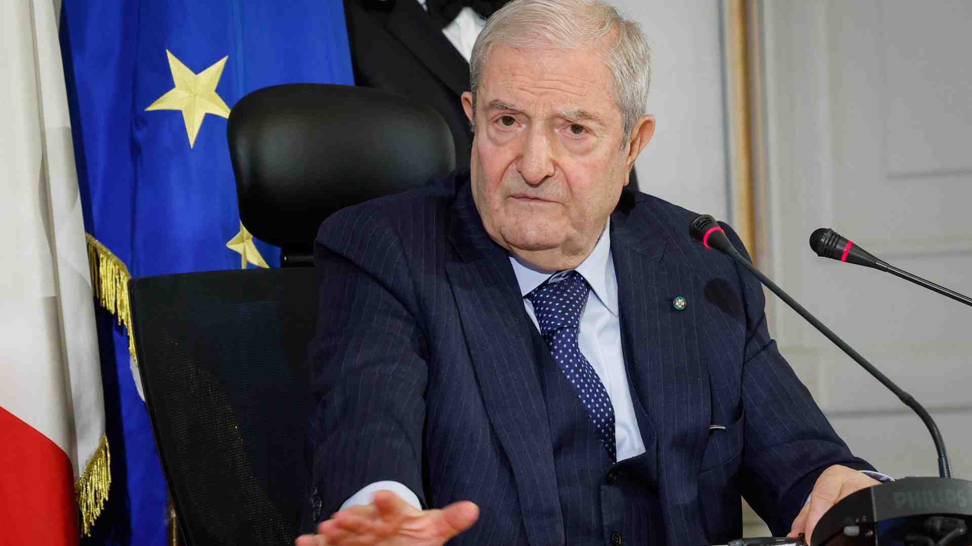 Riformare la Costituzione si deve. La splendida lezione di Augusto Barbera