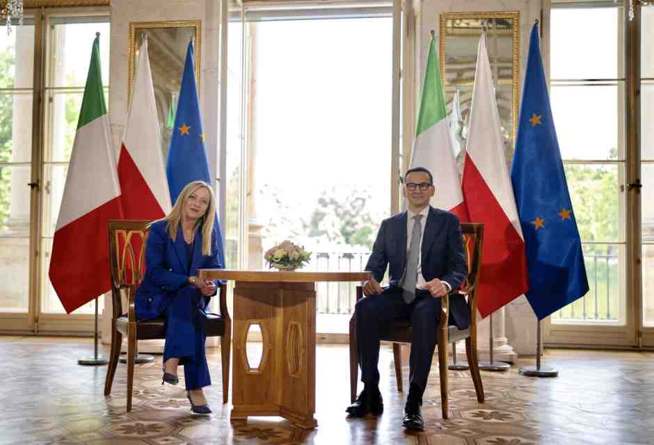 Il PiS minaccia di lasciare Meloni con un Ecr spopolato, ma a Varsavia nessuno ci crede