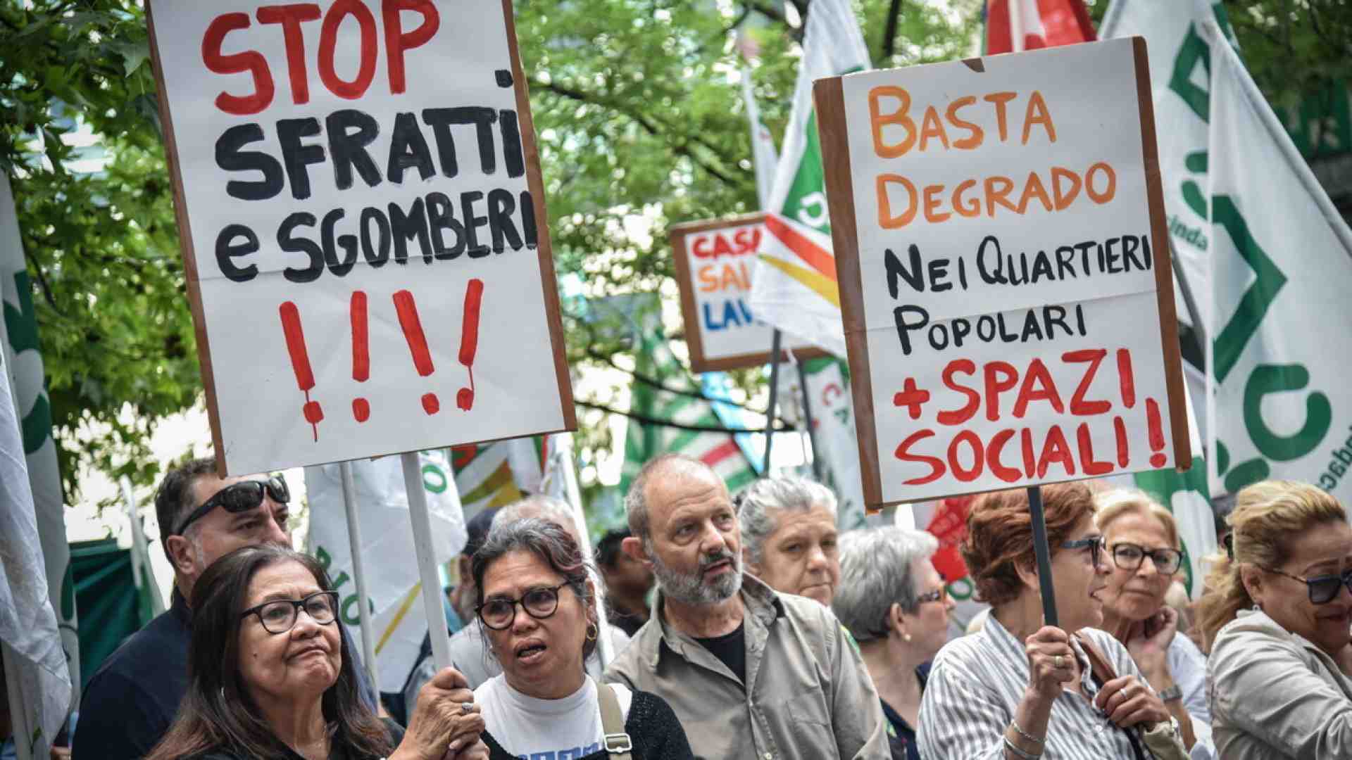 I danni del “metodo Salis” a chi attende le case popolari. Numeri