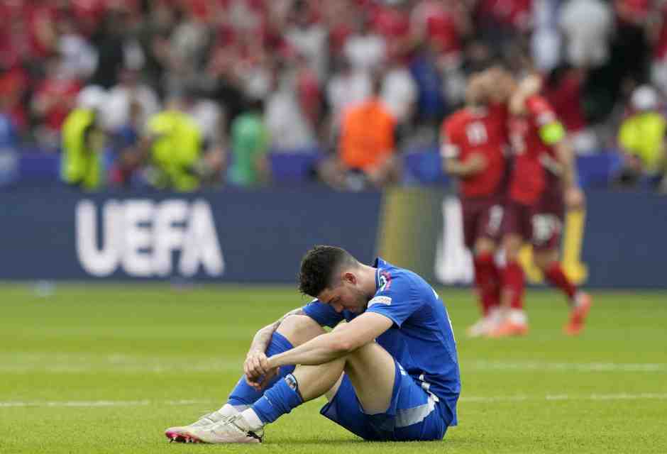 Fine del supplizio. Italia a casa tra gli schiaffi