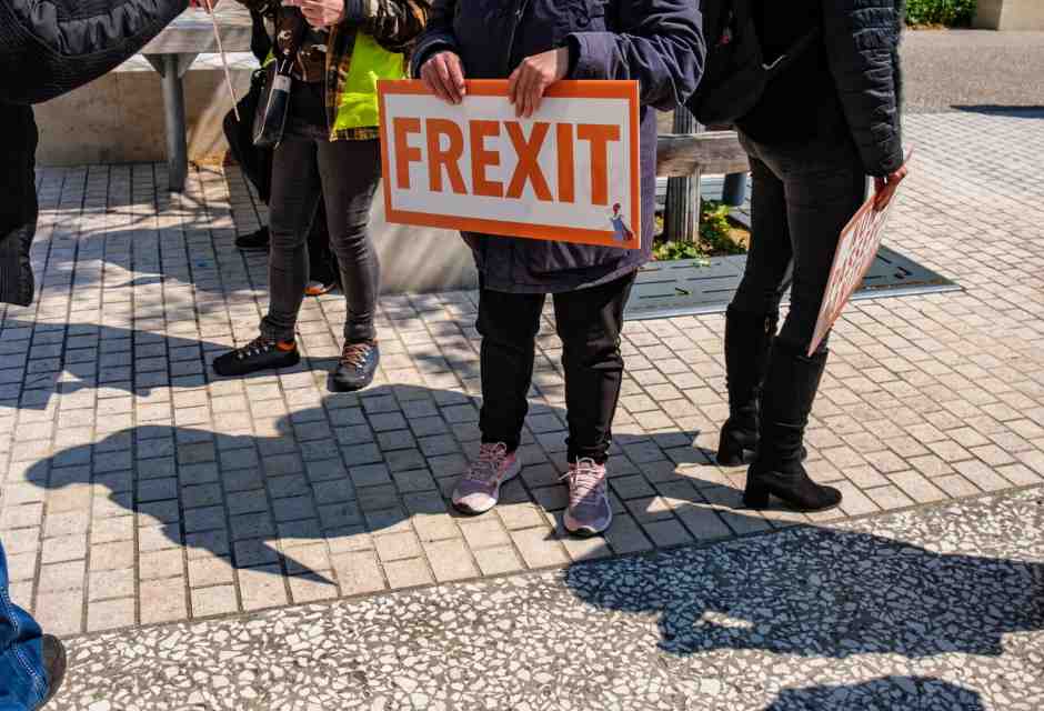 Tutte le incompatibilità di un governo lepenista con l’Ue. La strada per la Frexit non è stretta