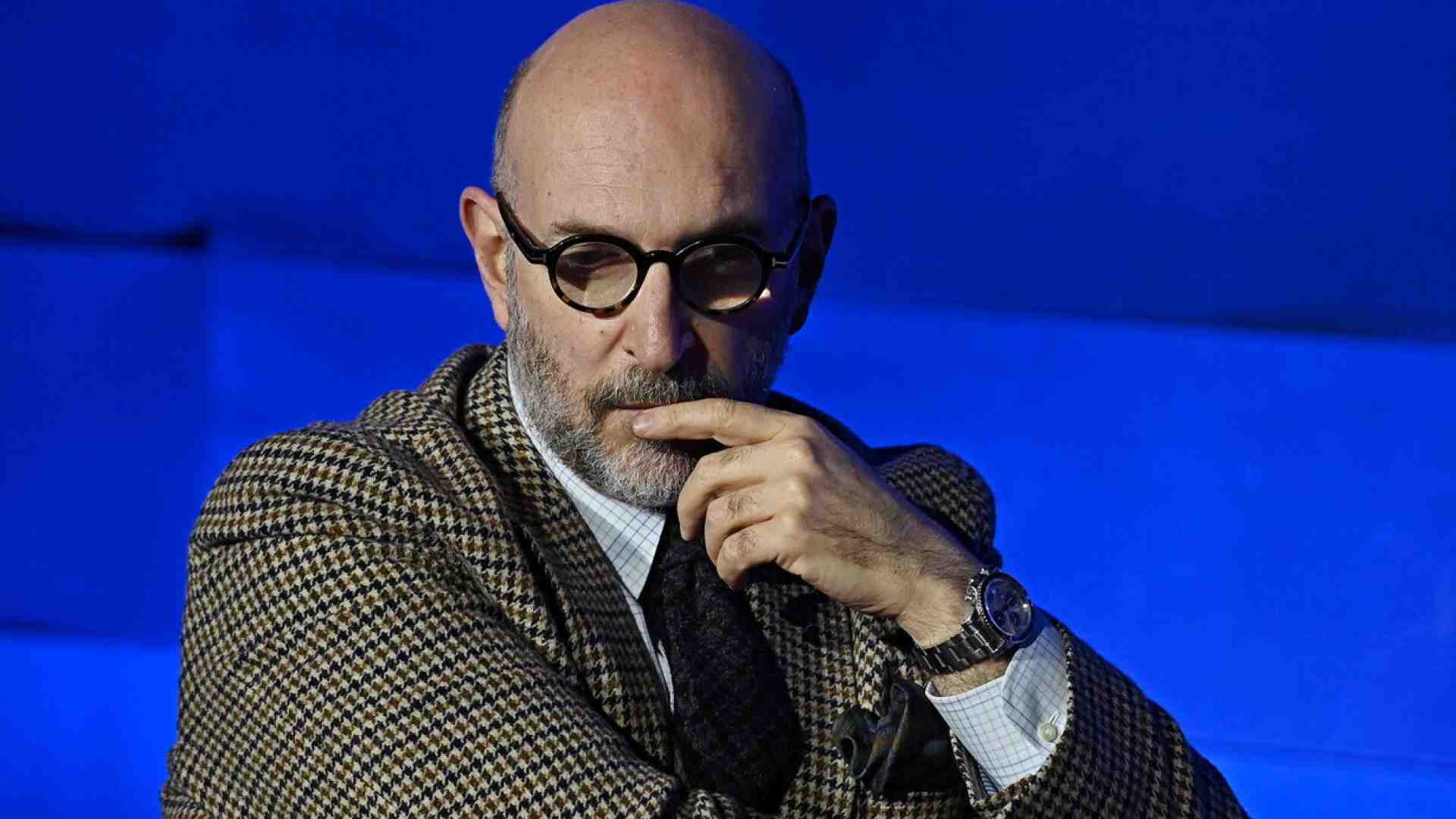 Ad Alessandro Piperno suggerirei di iniziare a giocare al gioco della sedia