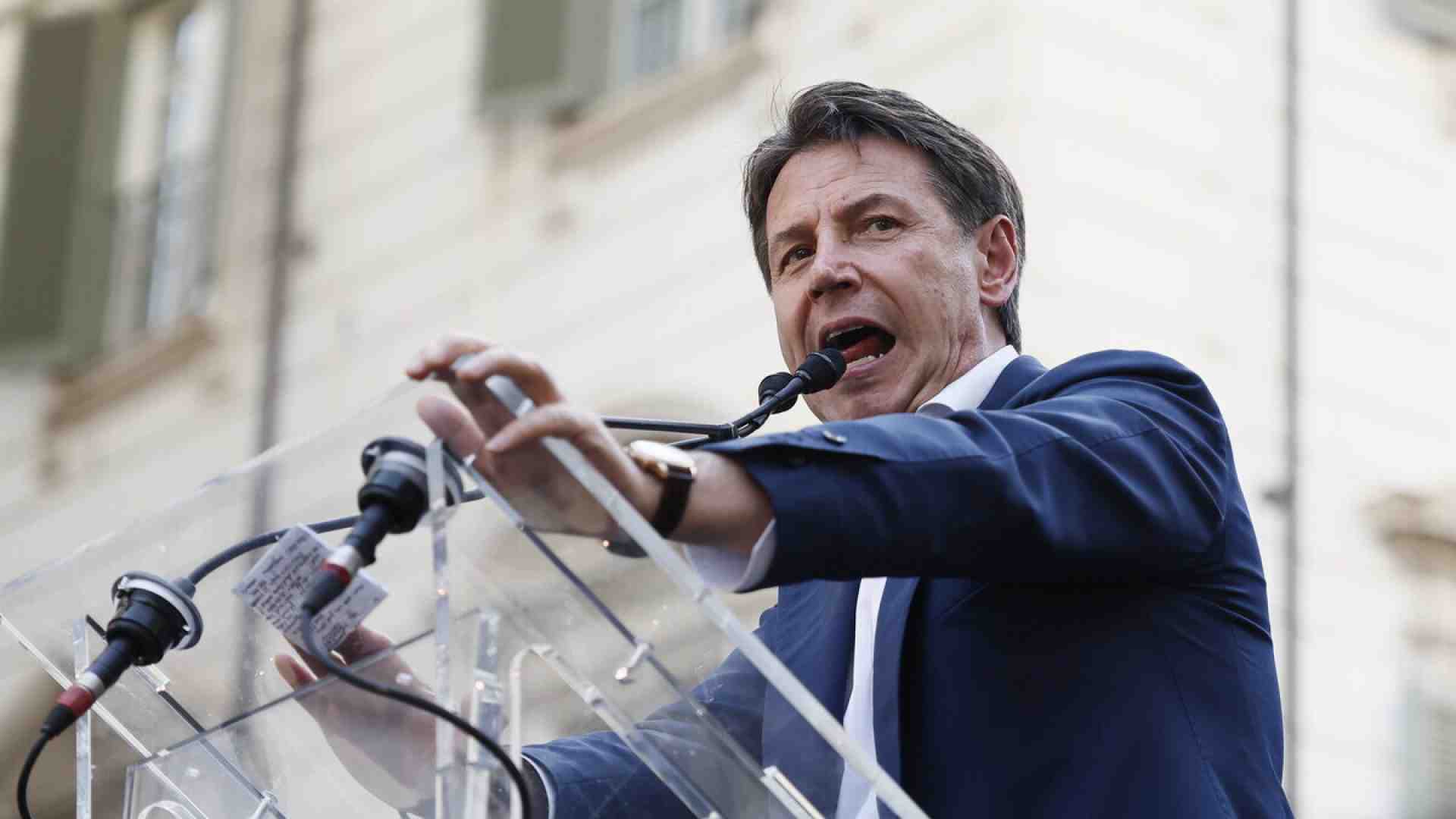 Conte bussa alla porta della Sinistra Ue, che oggi farà il terzo grado al M5s