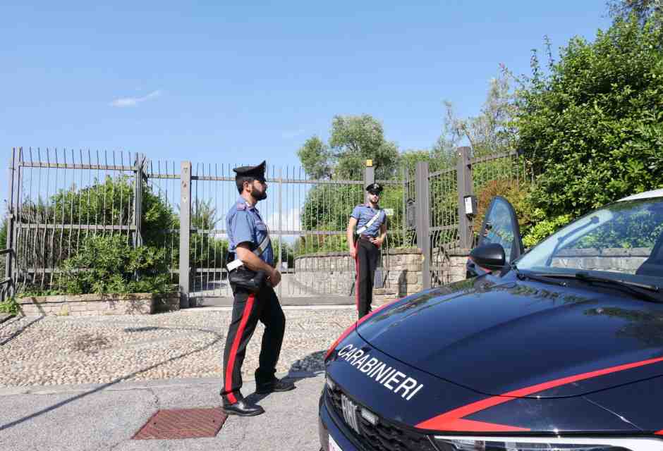 La fuga di Giacomo Bozzoli, condannato per l'omicidio dello zio Mario, e il giornalismo d'evasione