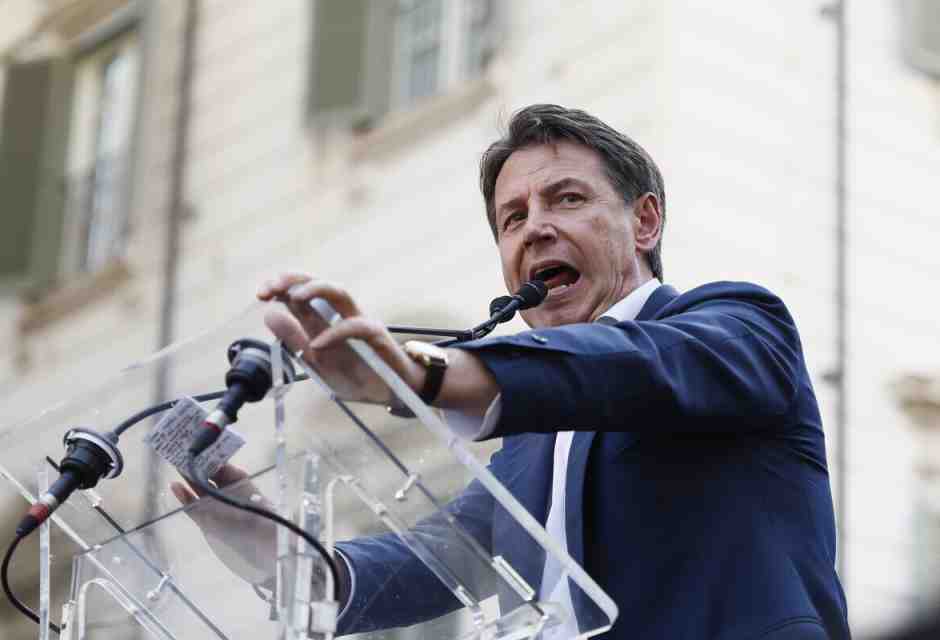 Conte bussa alla porta della Sinistra Ue, che oggi farà il terzo grado al M5s