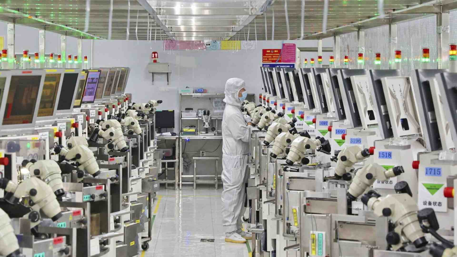 Il chip nella borsa. Così Pechino contrabbanda i prodotti Nvidia sotto restrizioni statunitensi