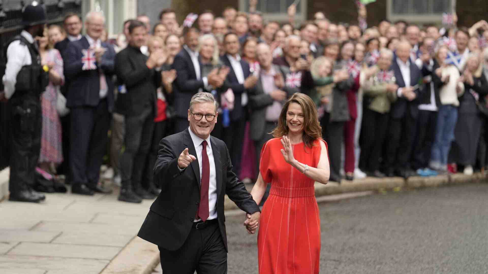 Il primo giorno di Keir Starmer, il moderato di ferro che va veloce e fa luce