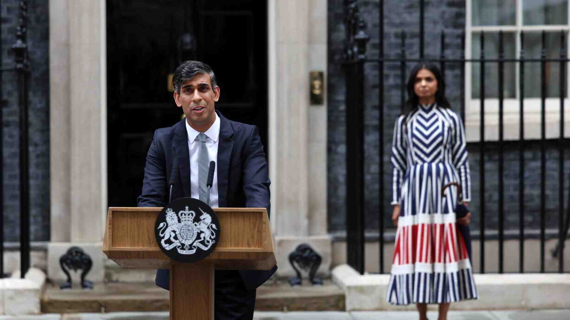 Sunak chiede scusa al paese per la sconfitta: "Mi assumo la responsabilità". E lascia da leader dei Tory