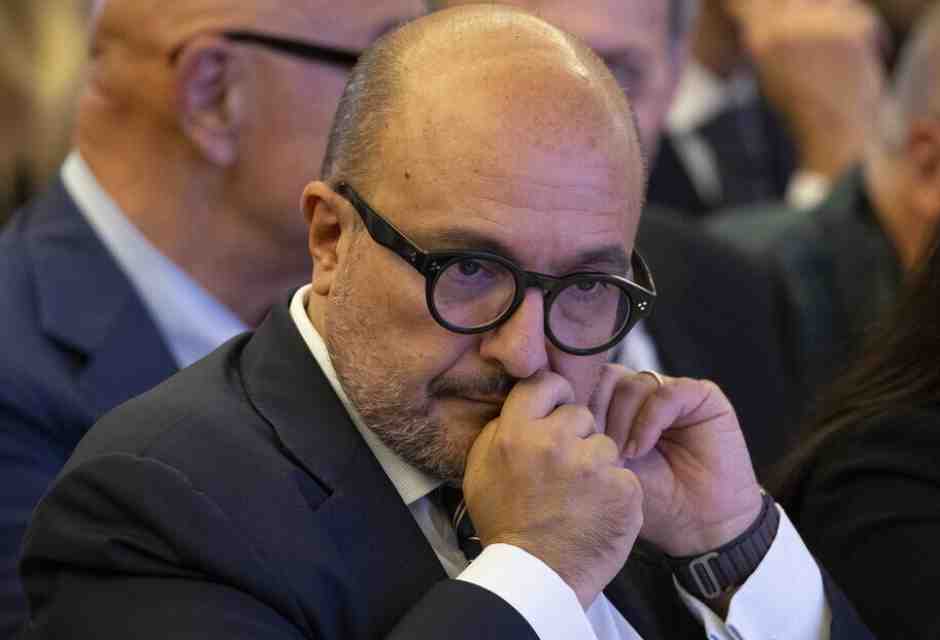 Le solite intercettazioni abusive di Milani: ecco chi sarà il vincitore dello Strega